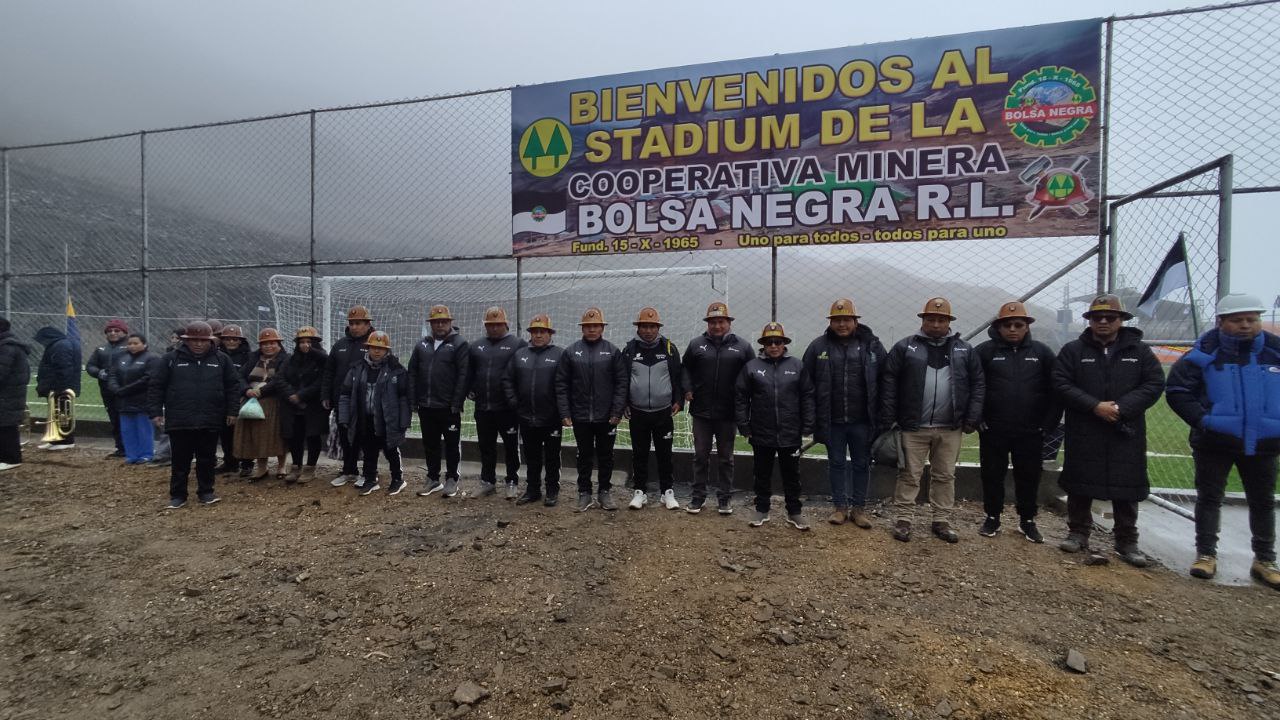 La Cooperativa Minera «Bolsa Negra» R.L. inauguro su stadium