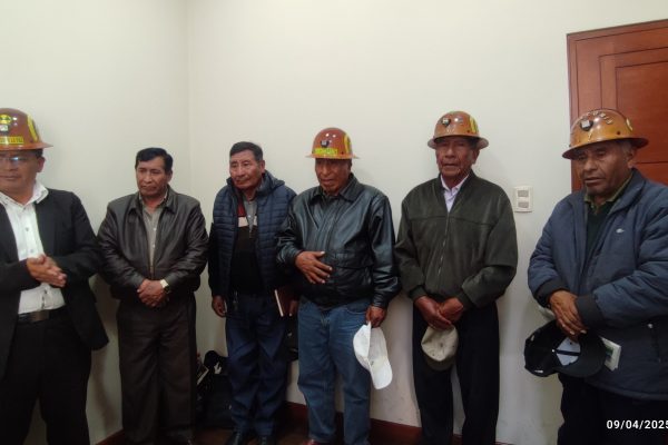 ACTO DE POSESIÓN DEL NUEVO DIRECTORIO DE LA COOPERATIVA MINERA AURIFERA «CHOJLLUYO» R.L.